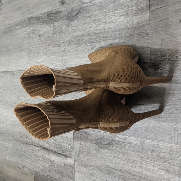 Raye x Chrissy Teigen Delta Boot - Picture 3 of 8